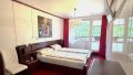 Schlafzimmer mit Balkonzugang