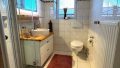 Gäste-WC mit Dusche EG